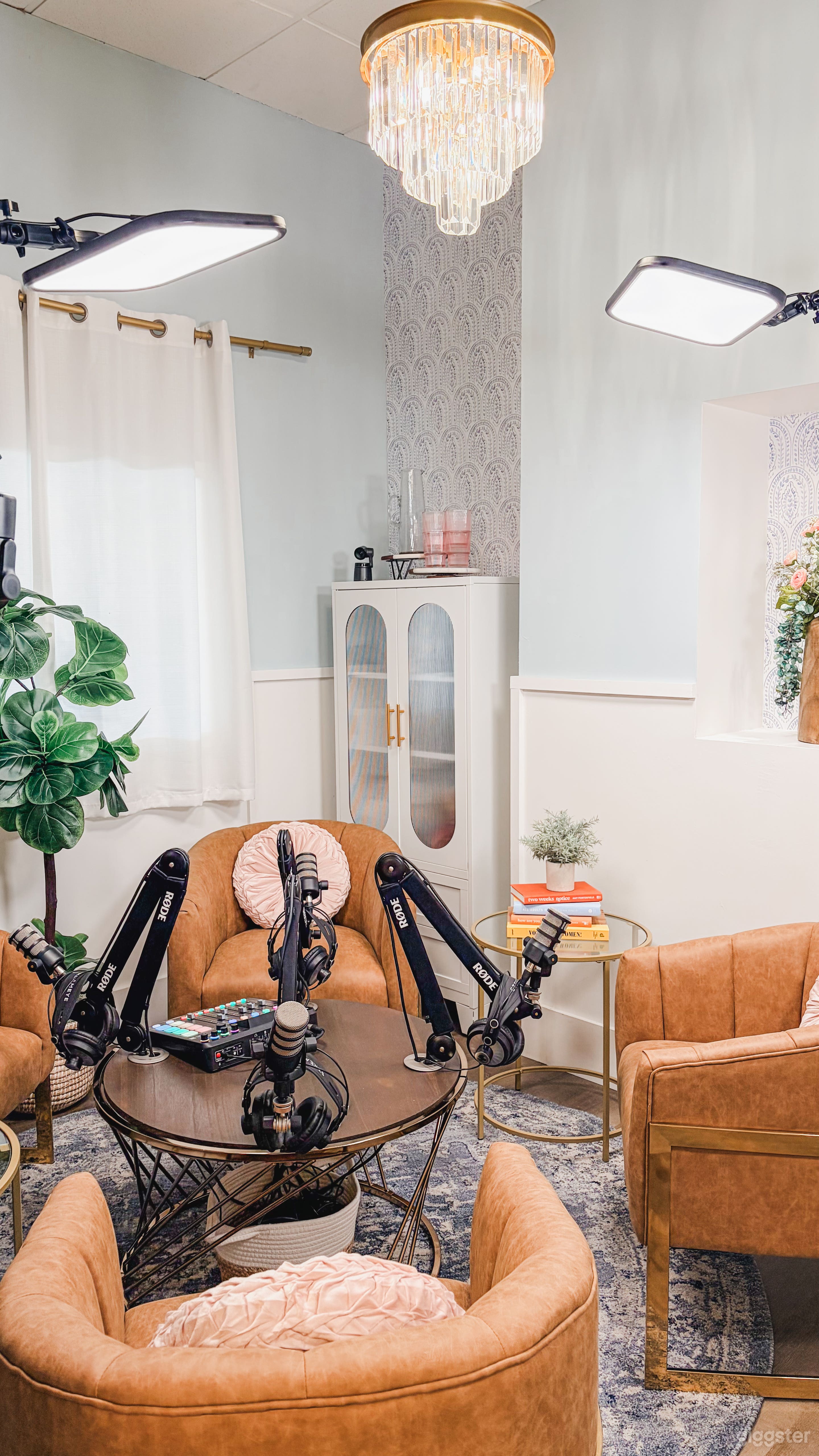 Modern Podcast Studio Rental – Perfect for SA Entrepreneurs! Photo 3