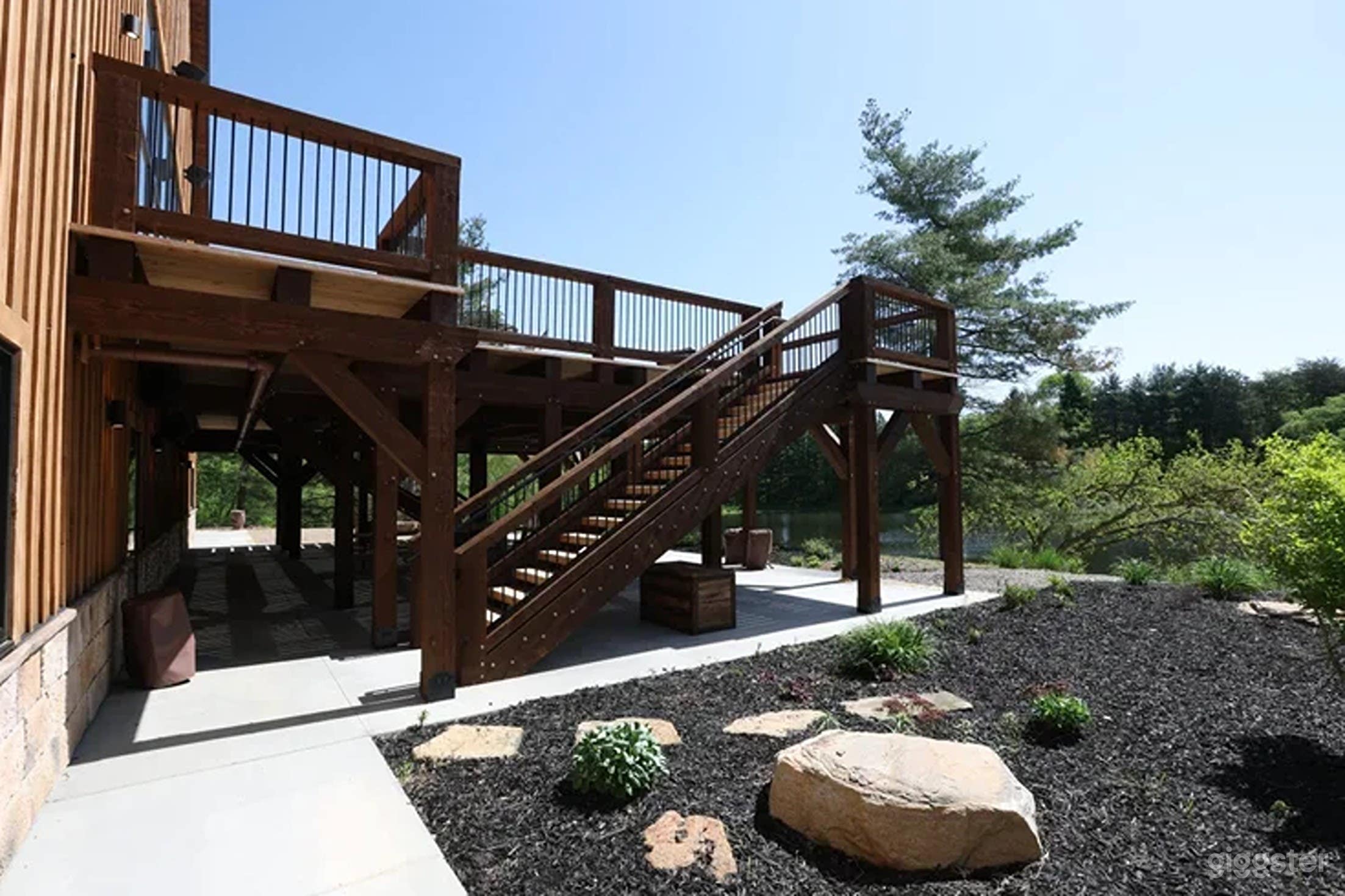 Covered Garden Terrace Photo 2