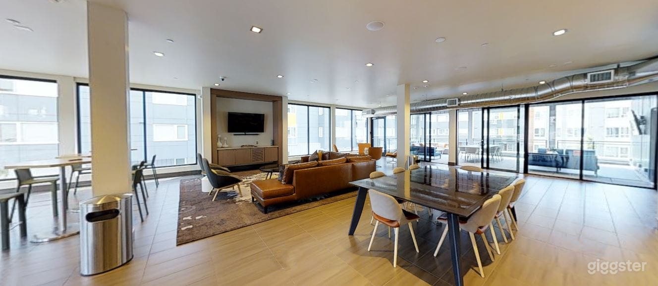 Urban Lounge with Game Area &amp; Panoramic Views Photo 1