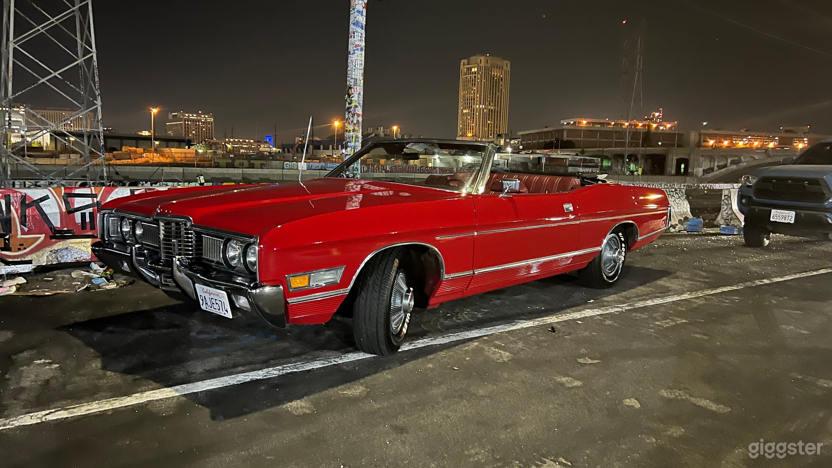 Classic muscle Red Convertible Ford Photo 2