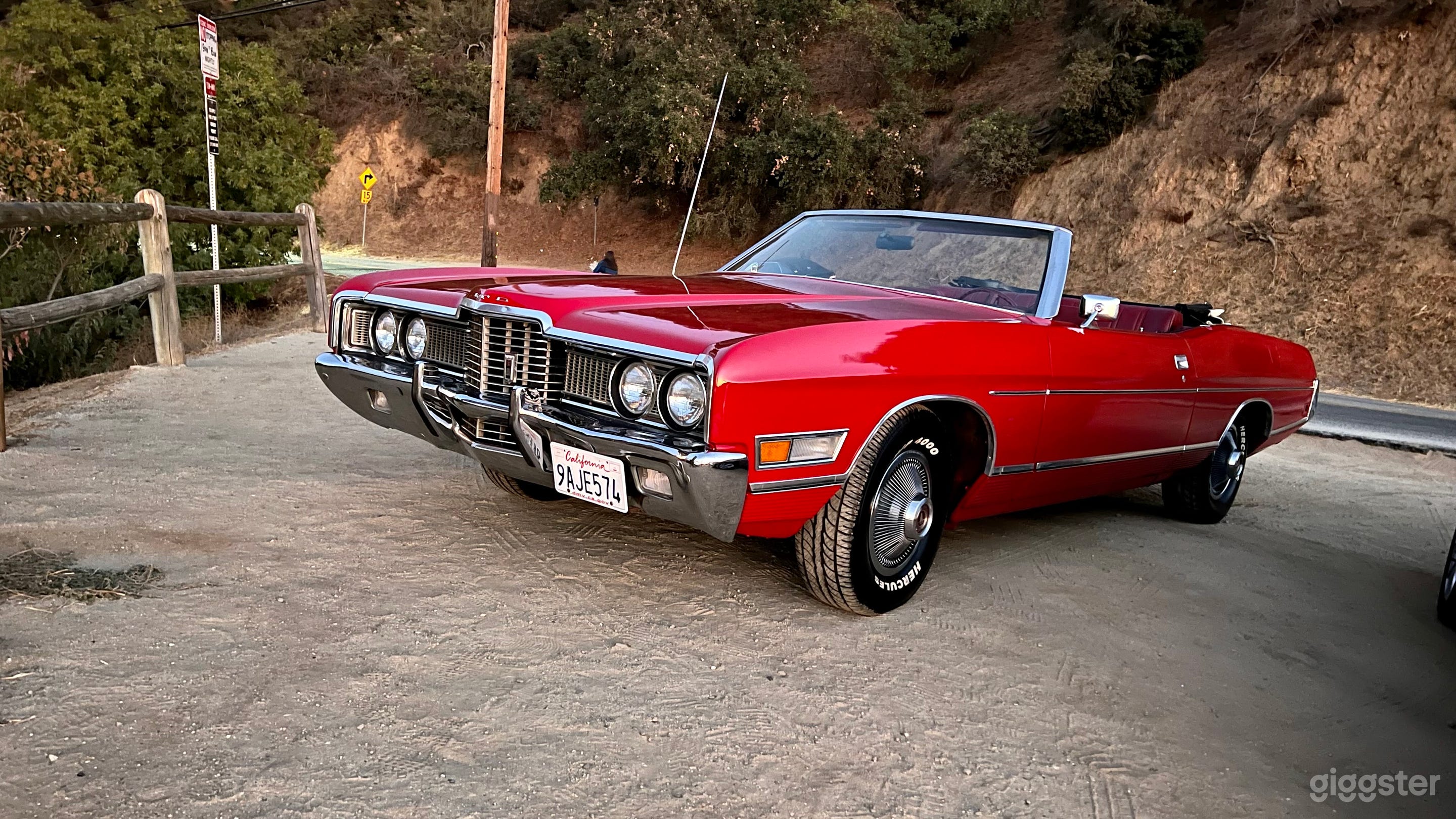Classic muscle Red Convertible Ford Photo 1