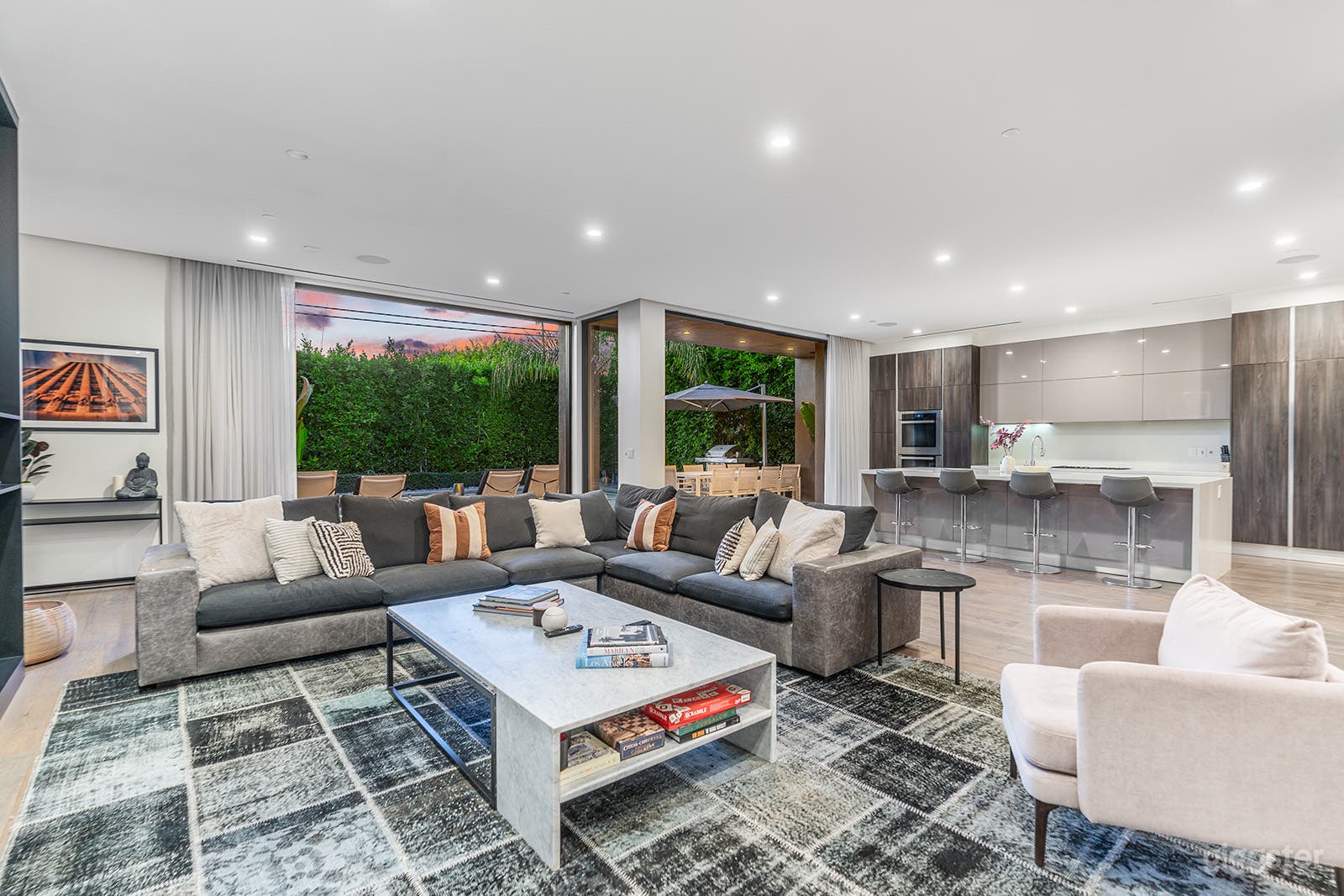 Melrose Estate w/ Hollywood Hills Views Photo 3