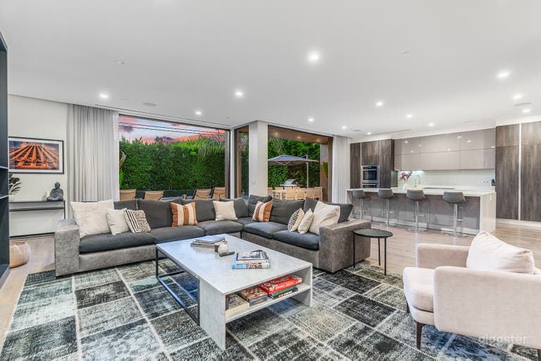  Melrose Estate w/ Hollywood Hills Views 