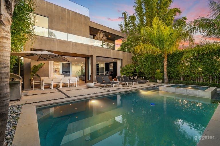  Melrose Estate w/ Hollywood Hills Views 