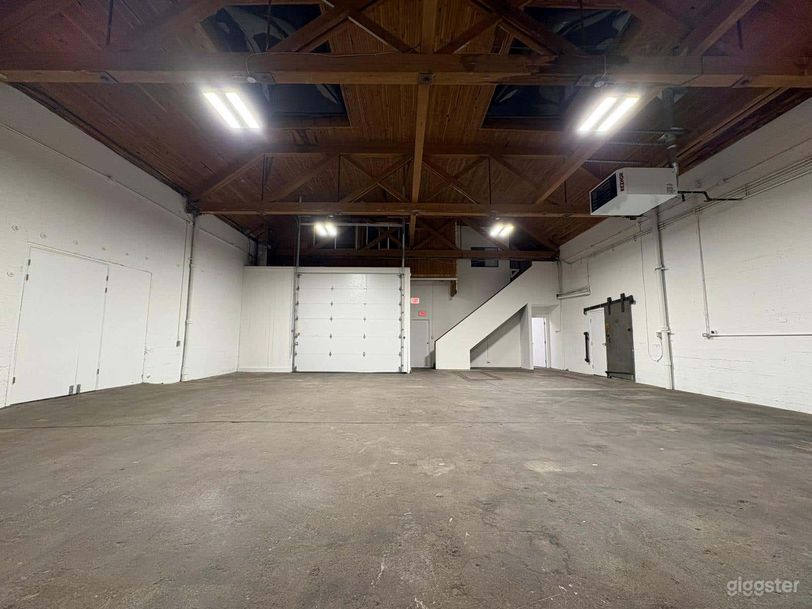 Event space and art ,photo and film studio Photo 2