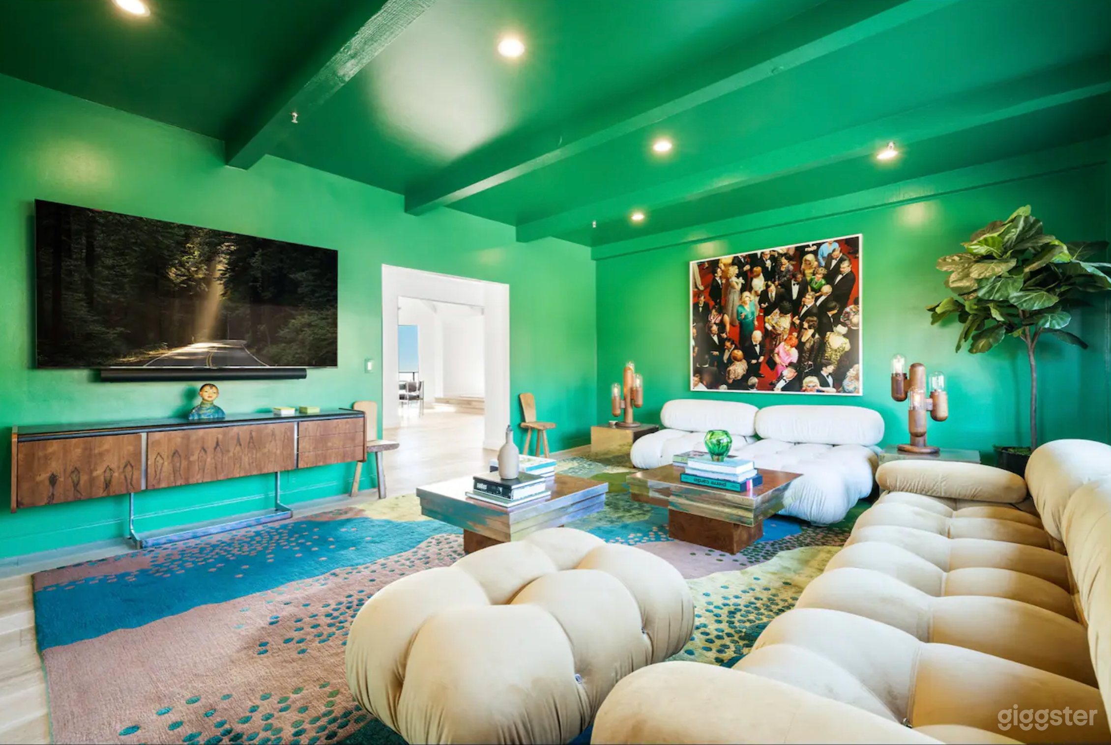 Fletcher's Beachfront Bliss: A Designer Oasis Photo 4