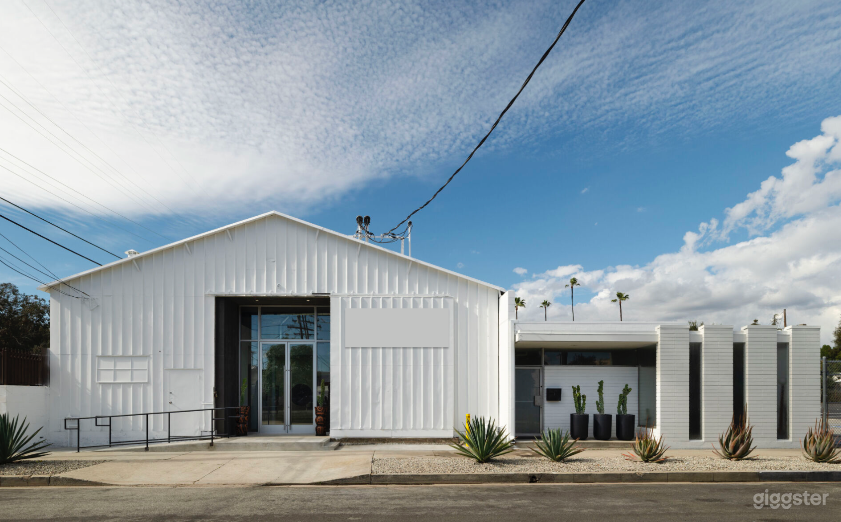 Art Gallery Converted Modern Warehouse LA Photo 2