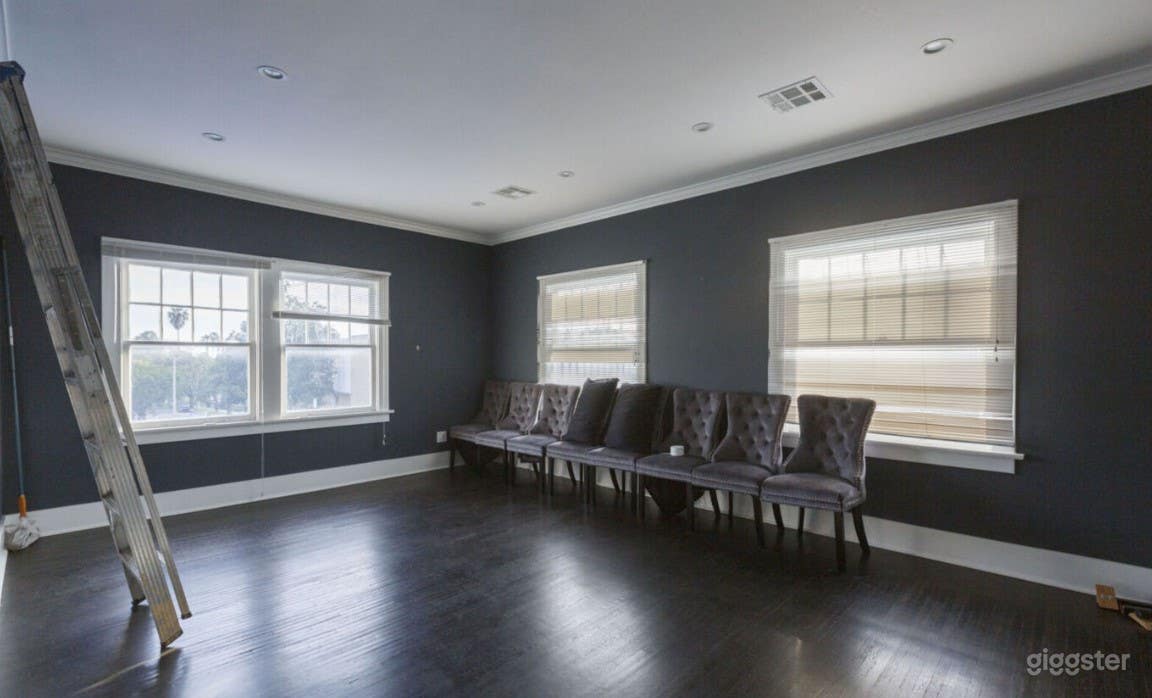 Beautiful Office with Patio Photo 2