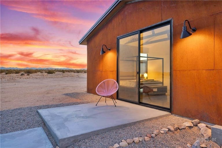  Refreshing Pool with Spa 