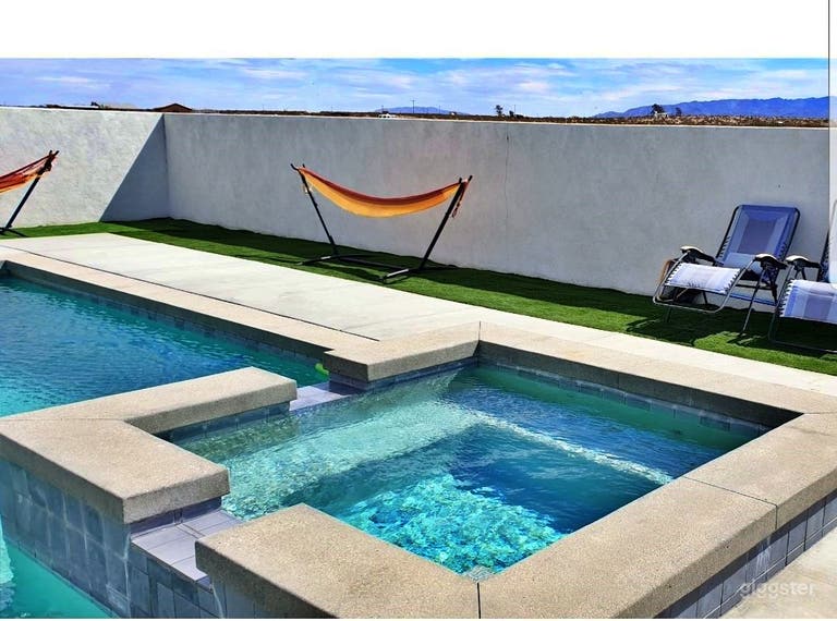  Refreshing Pool with Spa 