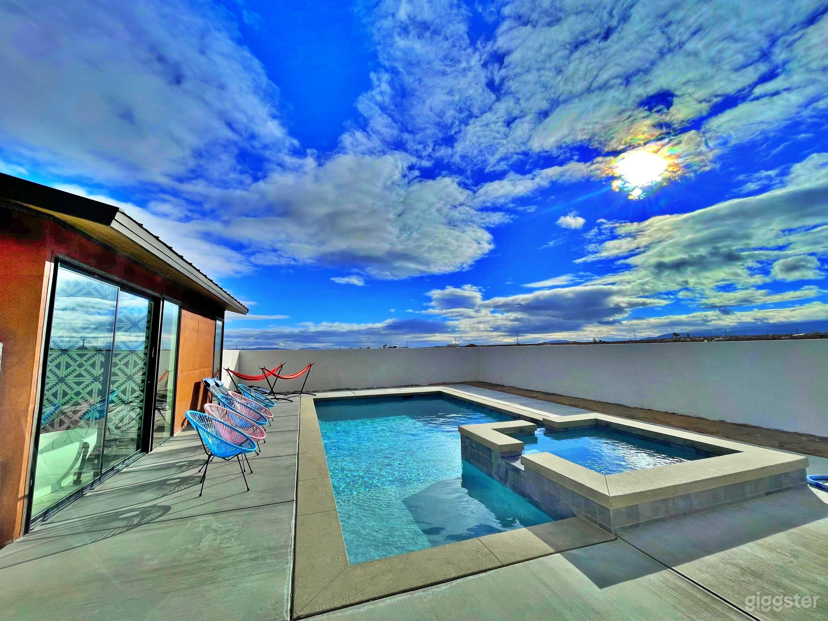 Refreshing Pool with Spa Photo 1