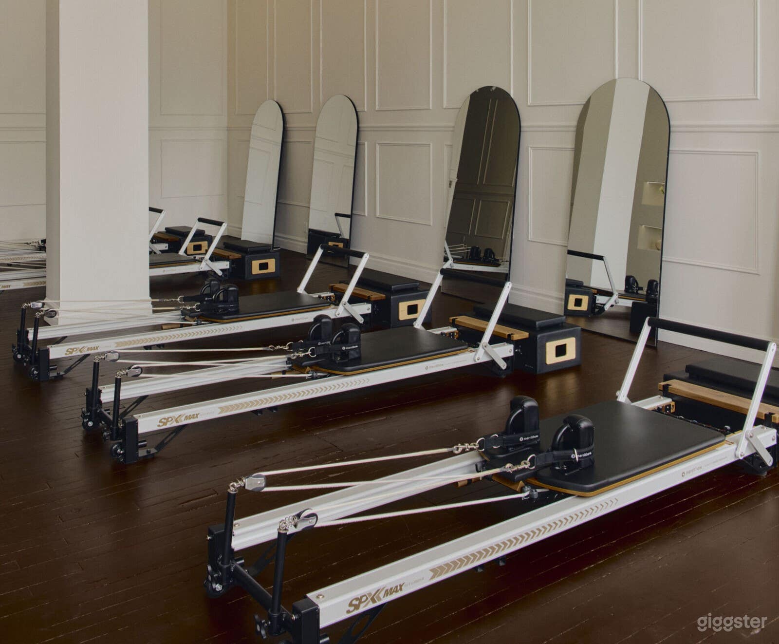 An Effortlessly Chic Space. Every Detail Curated. Photo 1