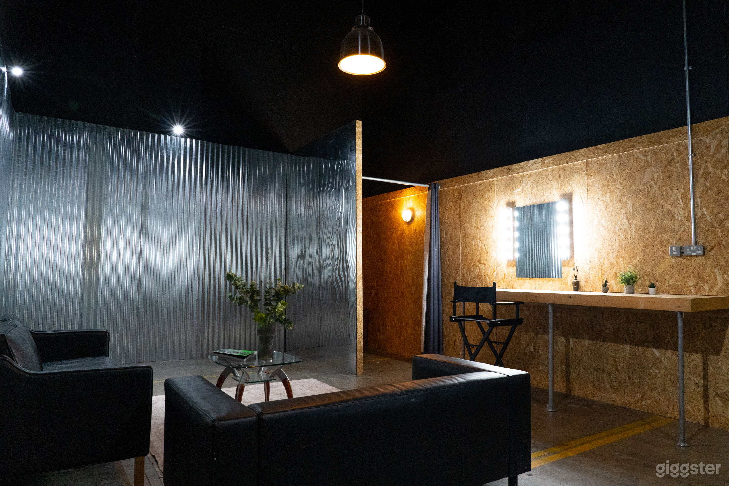 Chill out Space / Make-up Area