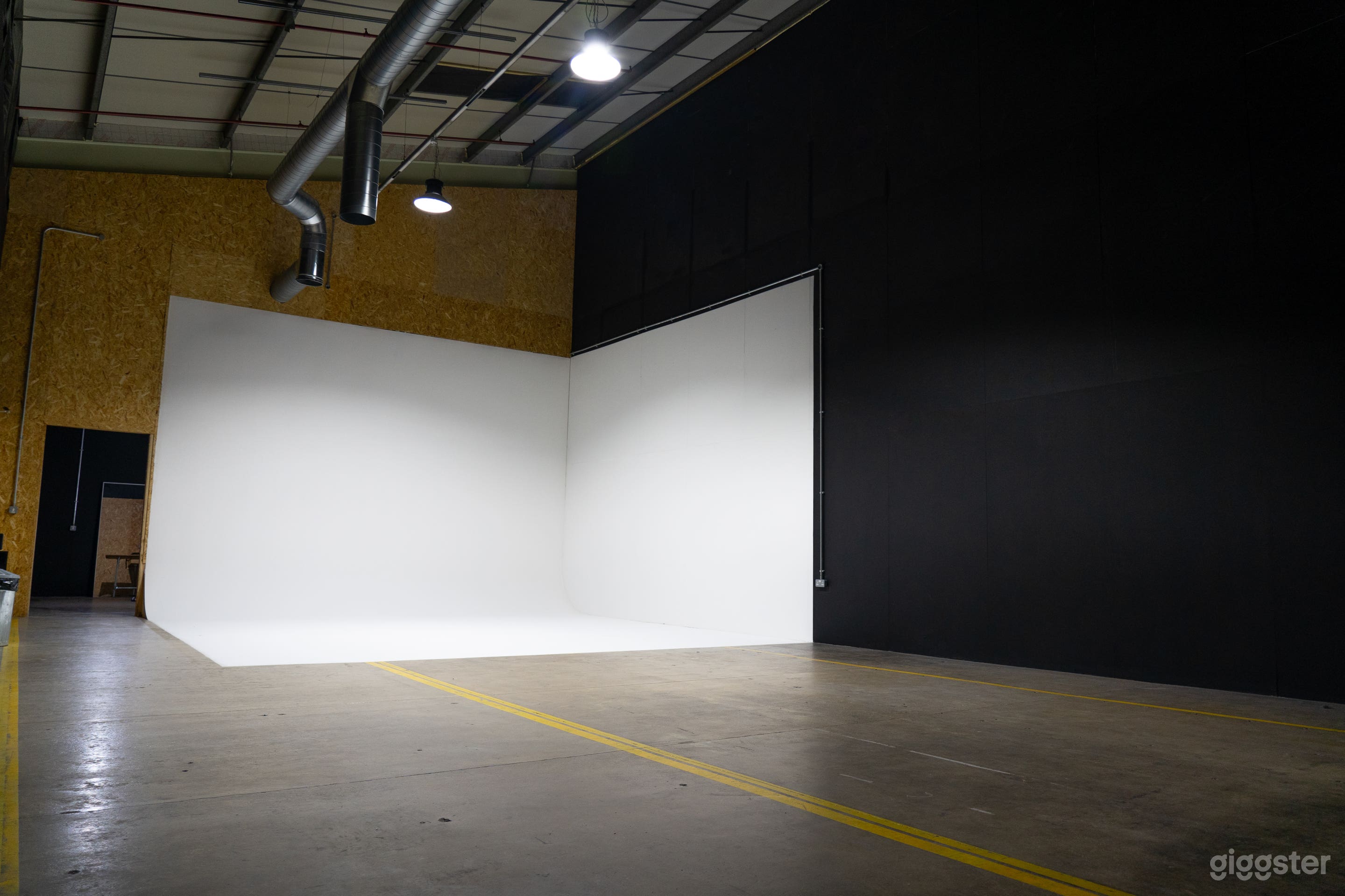 Studio 3 area with White Curve