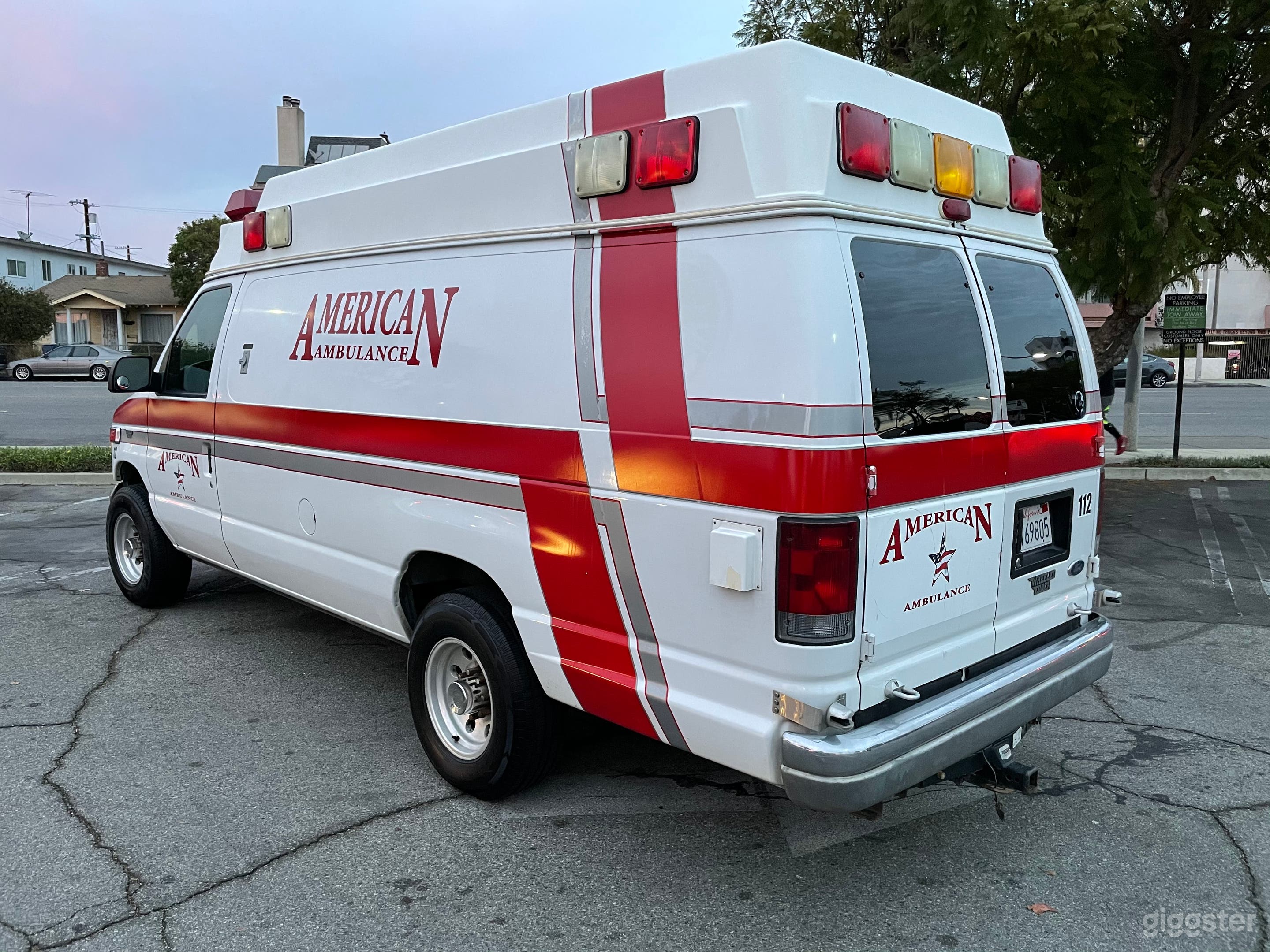 Fully-functioning ambulance with gurney. Please contact me if you have any questions. 