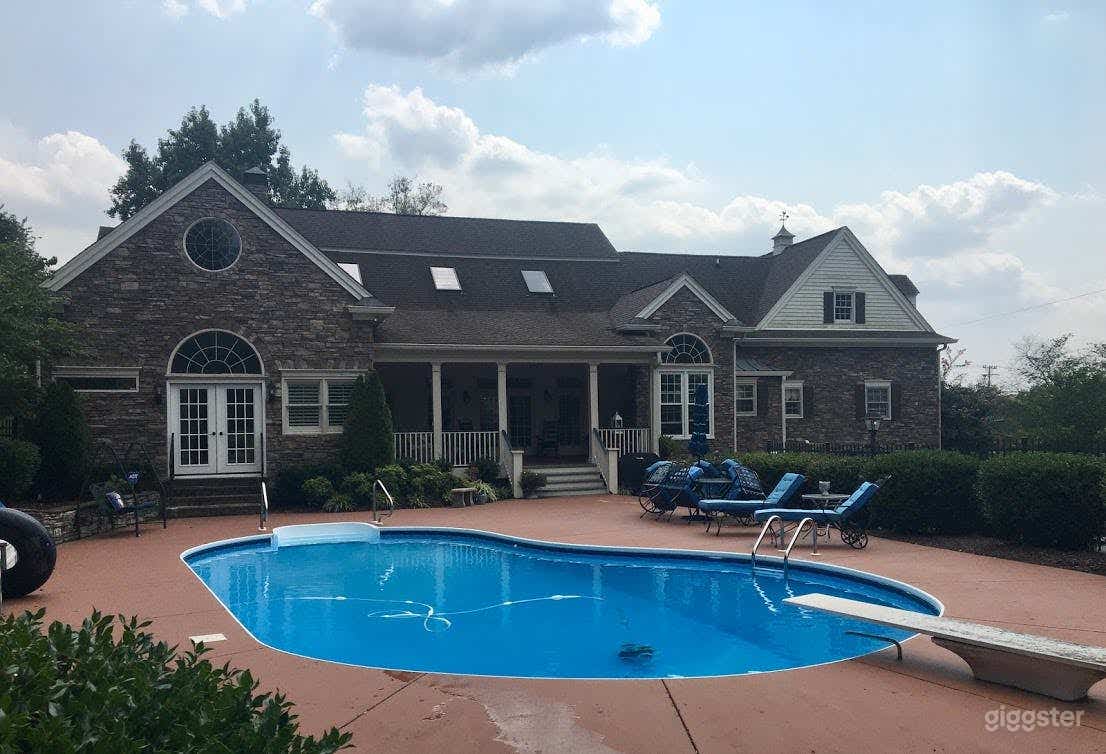 Charming Southern Home with Plenty of Space Photo 3