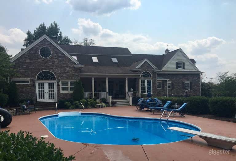  Charming Southern Home with Plenty of Space 