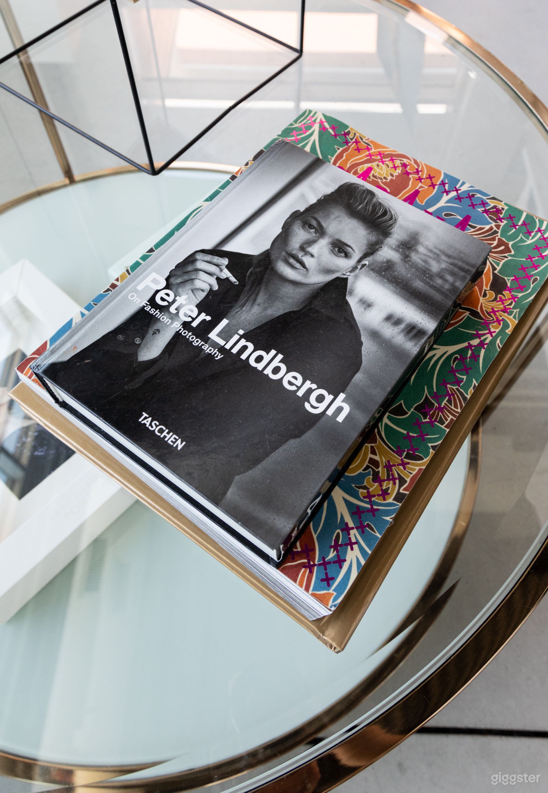 A table to showcase your samples