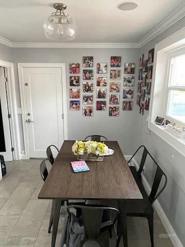 Beautiful Corner Home Photo 4