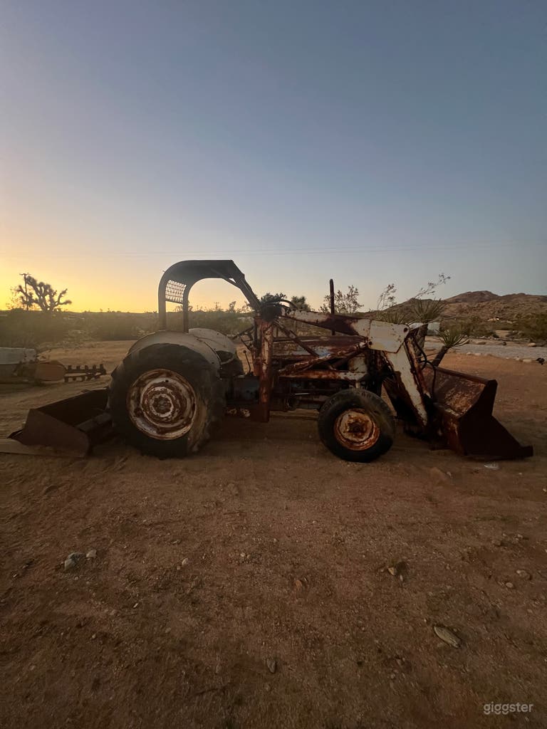  Joshua Tree Desert Content Ranch | Vintage Vehicles Tractors 