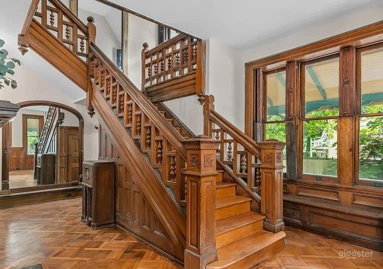 Semi grand Victorian house. Photo 3