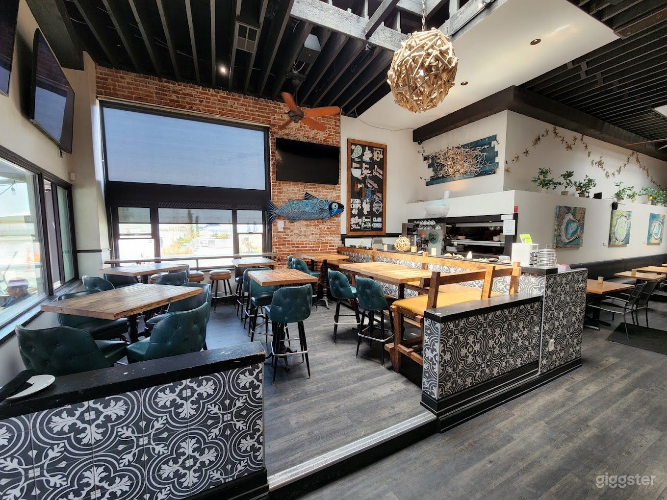 Stylish Urban Muse in Hermosa Beach Photo 1