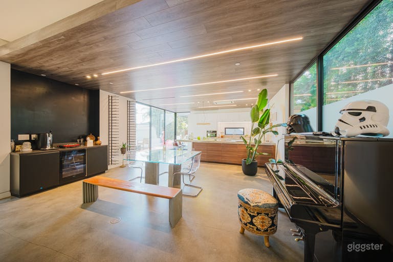  MODERN MINIMALIST ROOFTOP RETREAT 