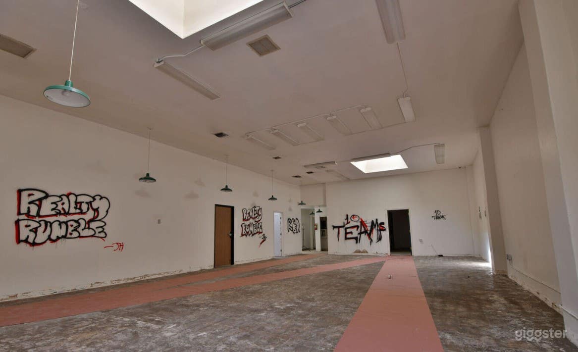 Large and Vacant Space for Filming Photo 1