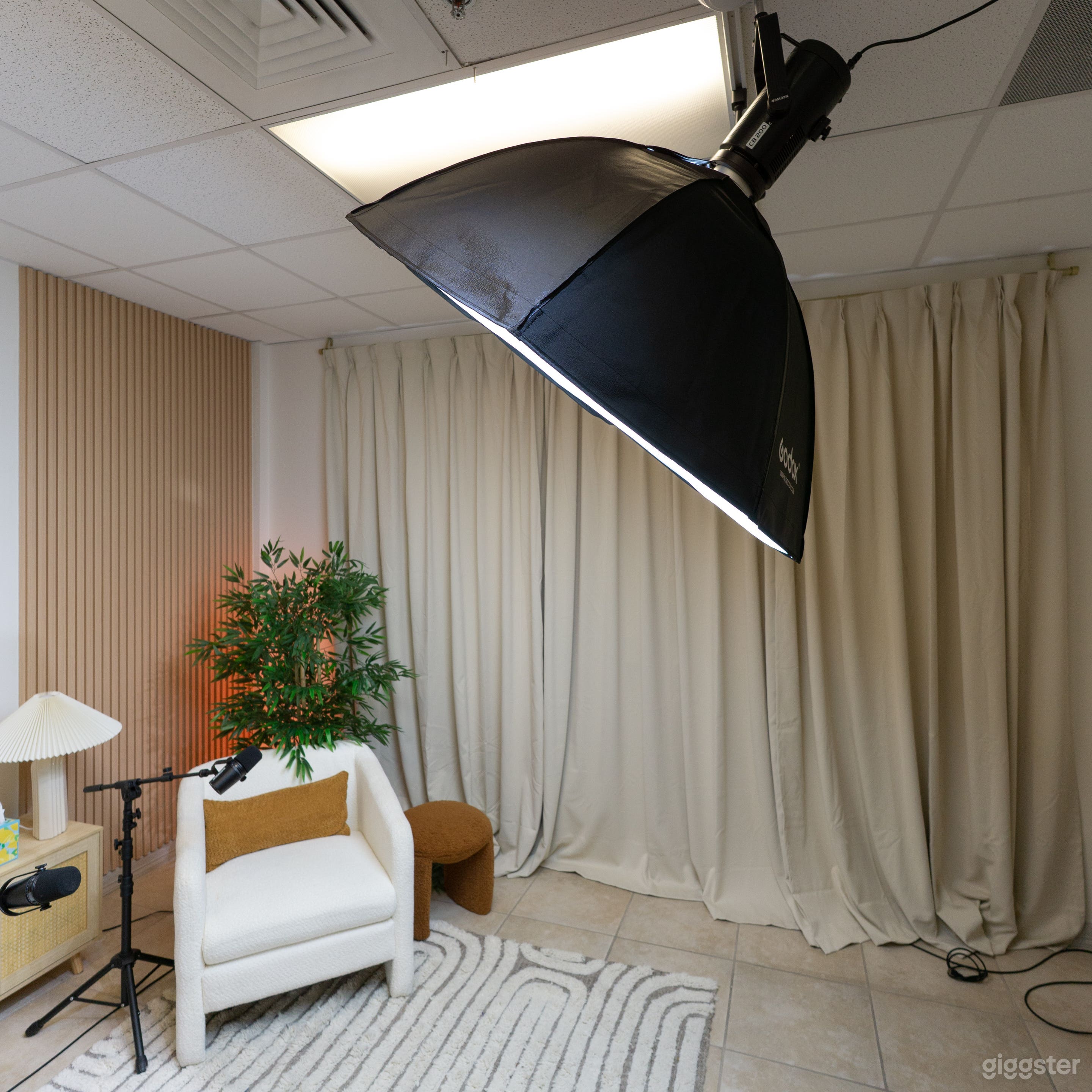 Professional and Fully Equipped Podcast Studio Photo 2