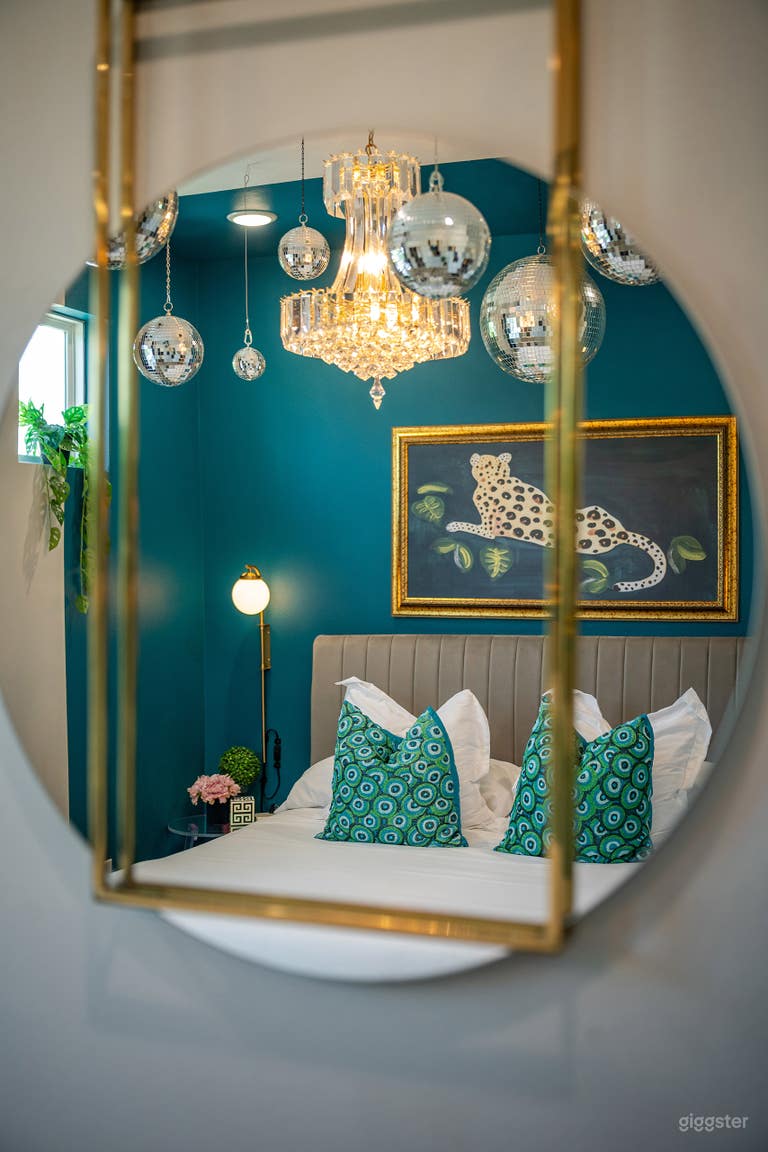  Black House | Home with Disco Balls, Neon Signs & Hot Tub 