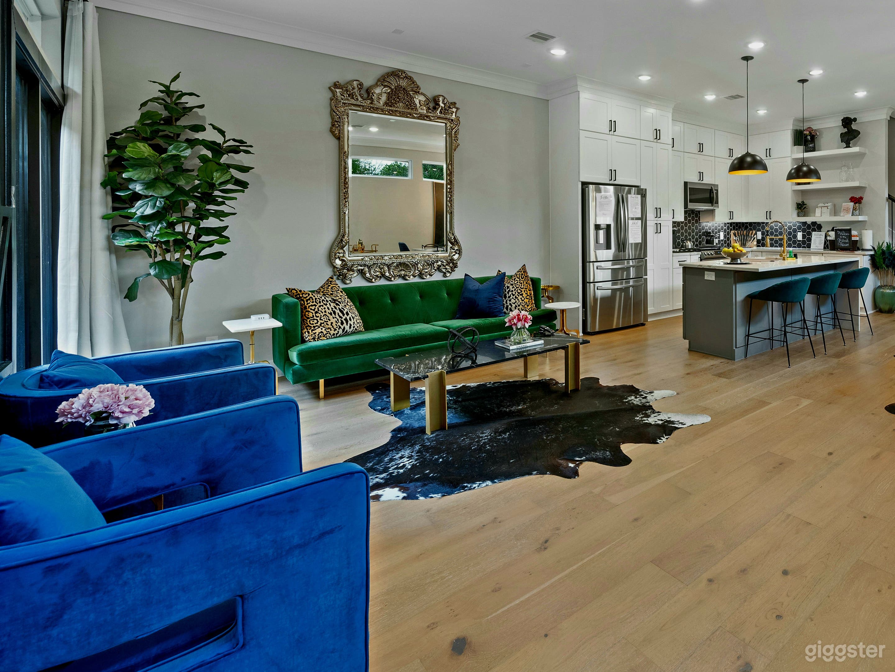 Modern Luxury Black House in Downtown Houston  Photo 1