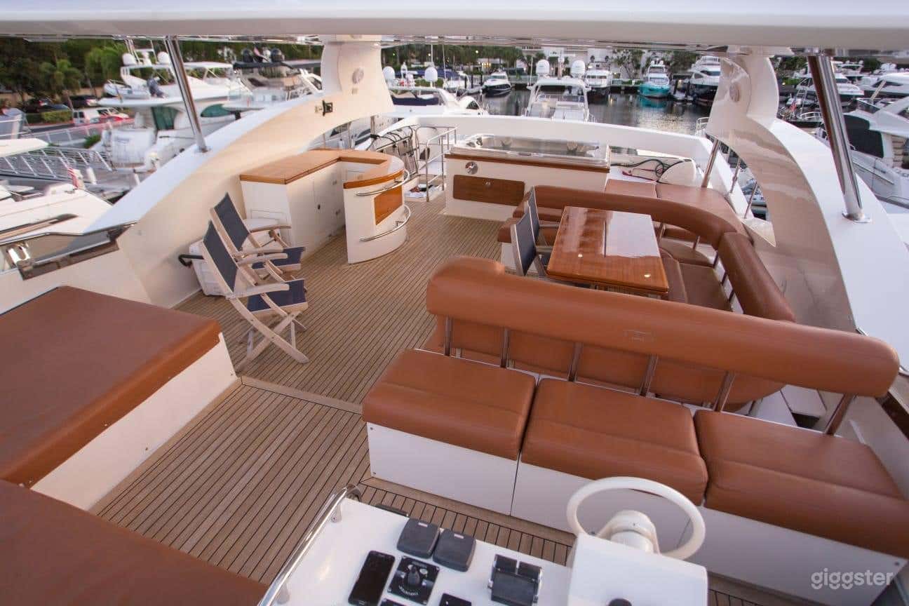 86' AICON YACHT Photo 4