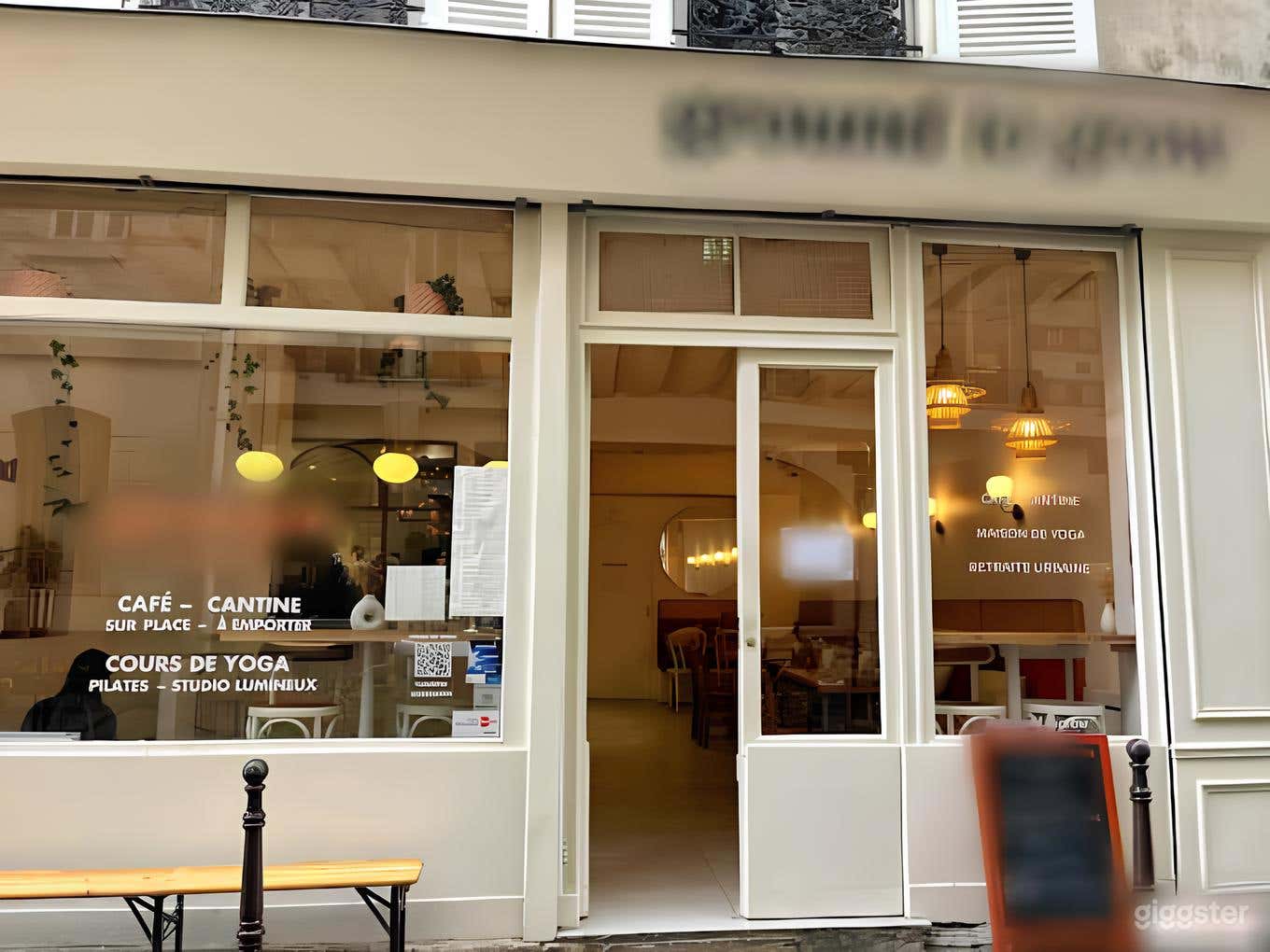 Photo de Un espace de vie situé au cœur de Paris (Salle complète) 1