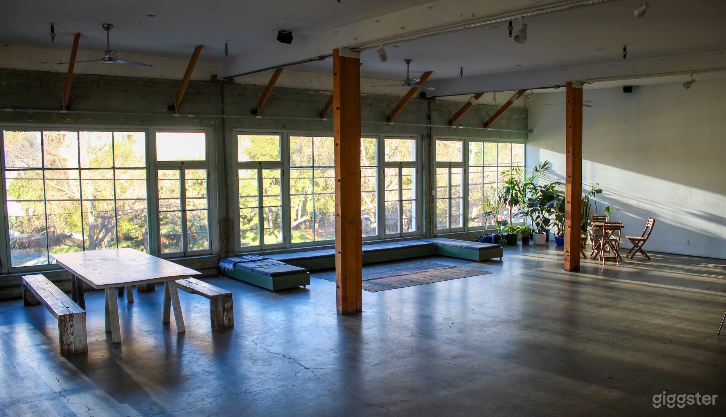 Warehouse Loft with Stunning Windows and Detail Photo 4