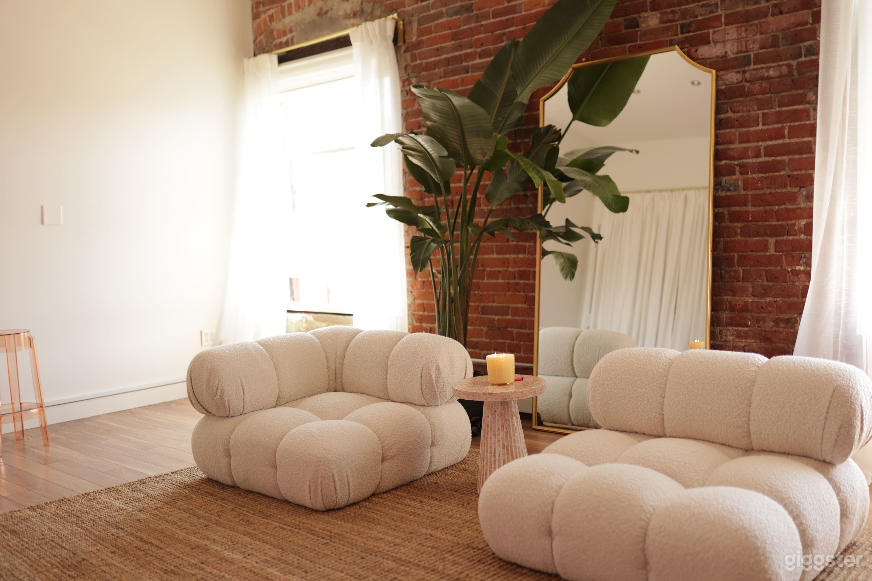 Exposed Brick Photography Studio Photo 4