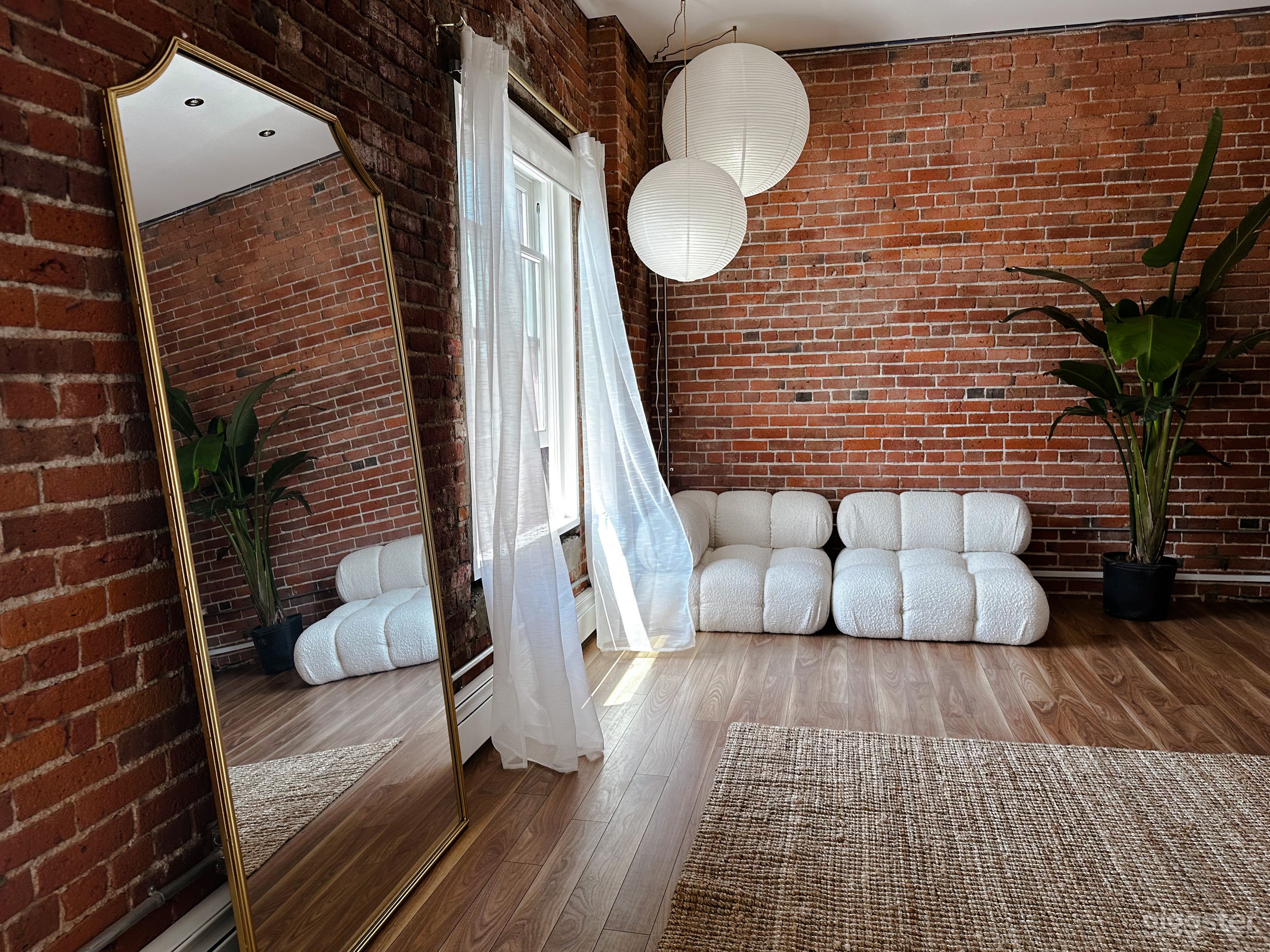 Exposed Brick Photography Studio Photo 1