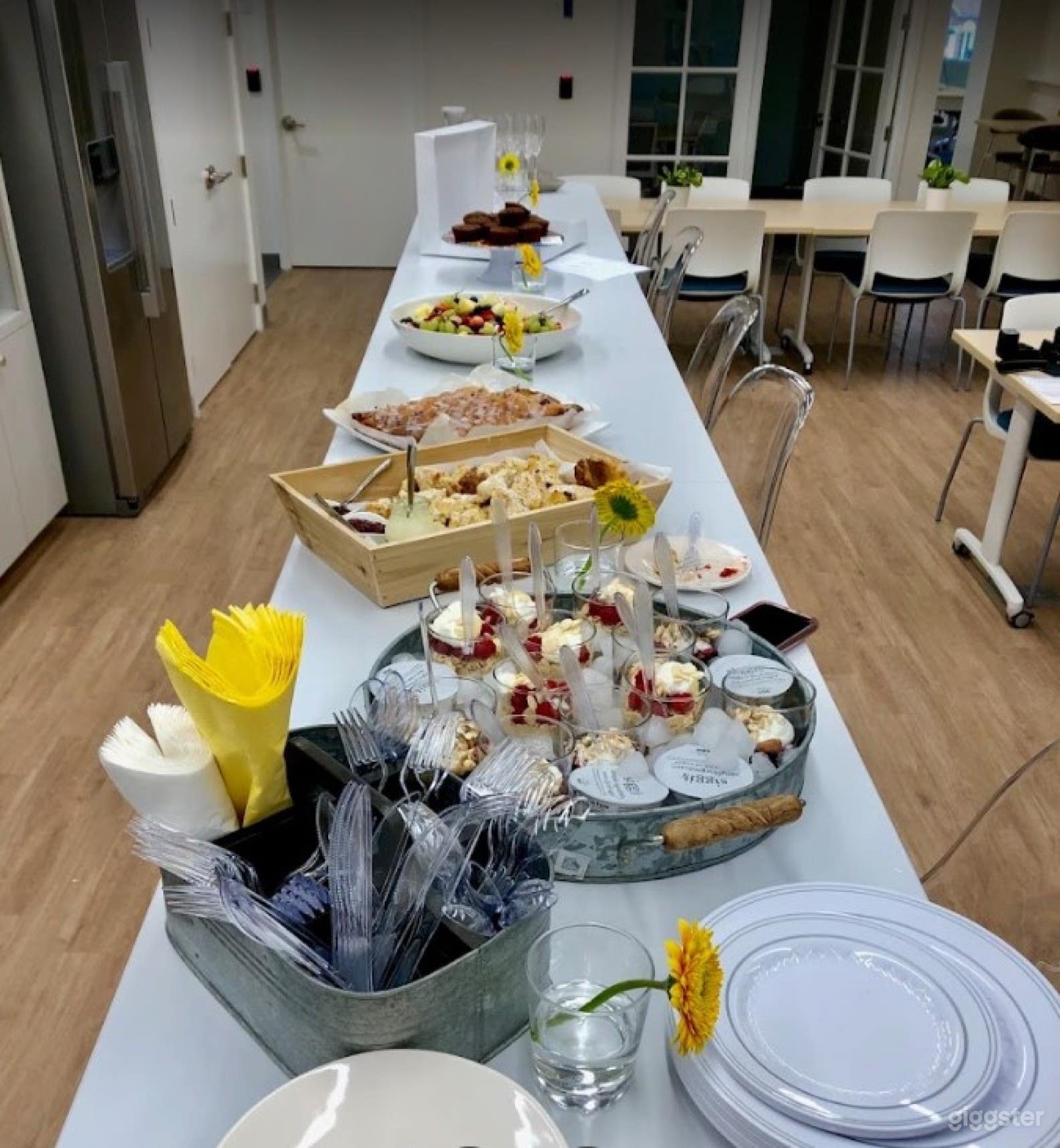 Spacious Meeting And Events Space With Kitchen Photo 4