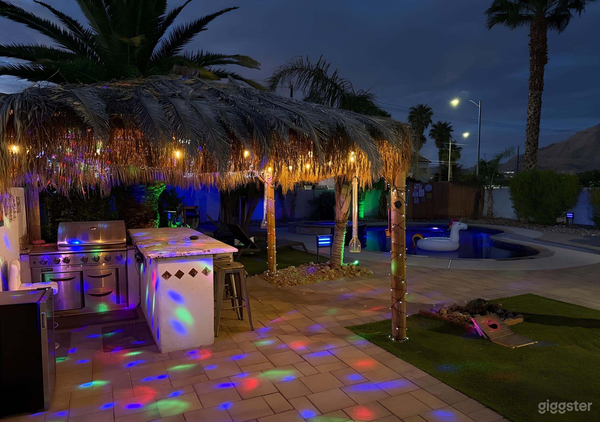 Tropical Vegas Escape – Pool, Hot Tub &amp; Tiki Vibes Photo 3