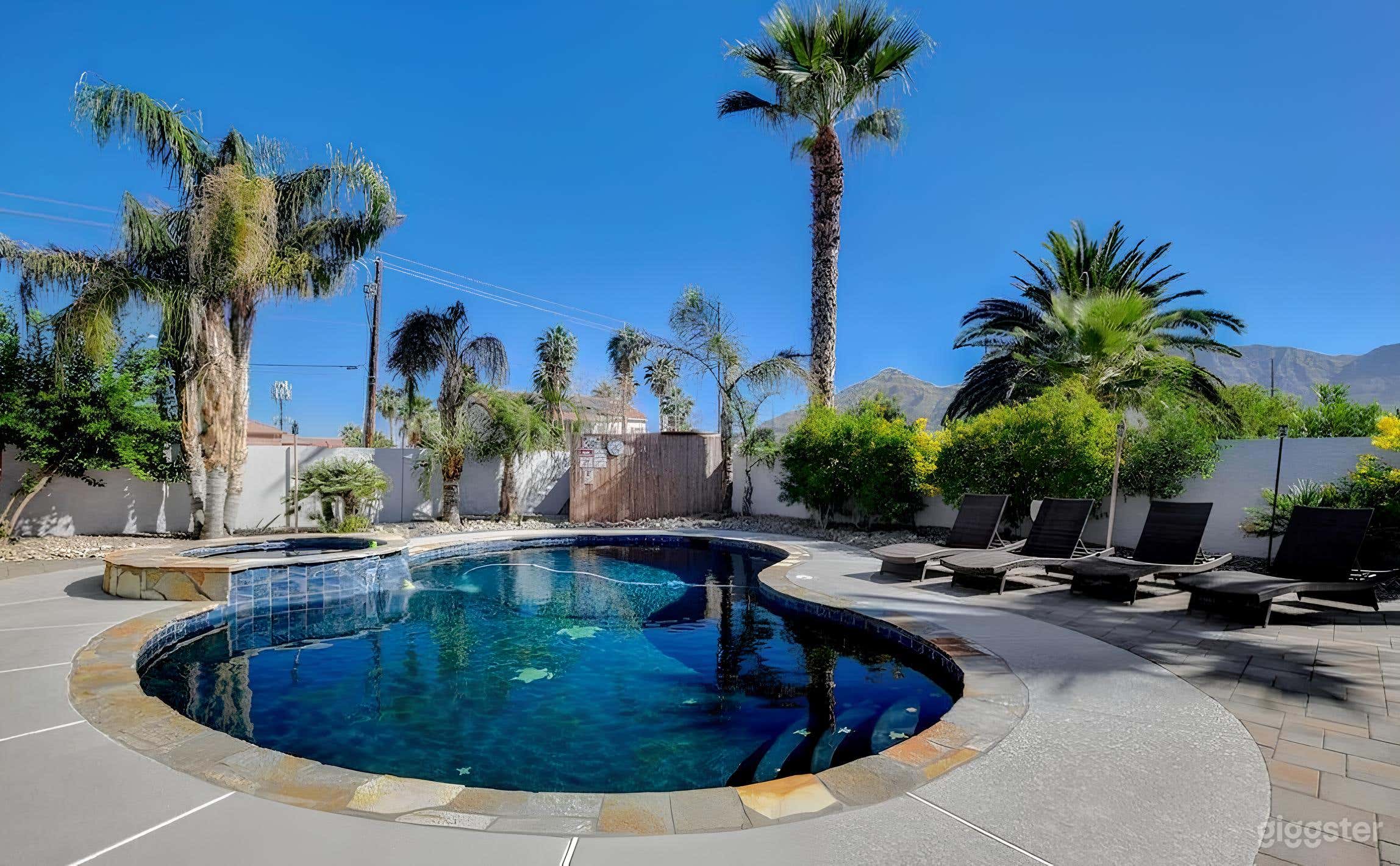 Tropical Vegas Escape – Pool, Hot Tub &amp; Tiki Vibes Photo 1