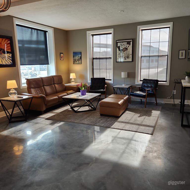  Contemporary Space Located Near the River Market 