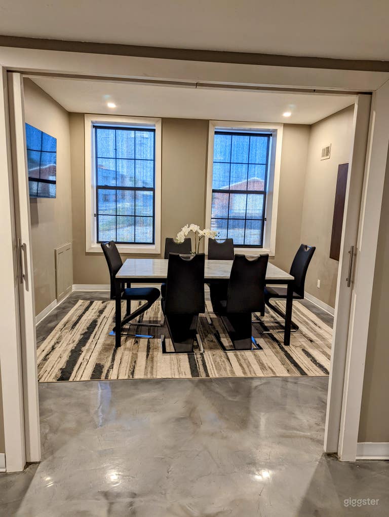  Contemporary Space Located Near the River Market 