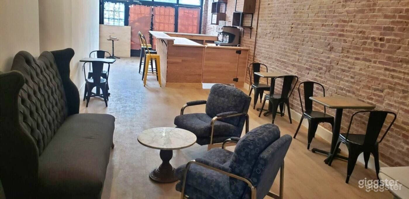 Charming Urban Loft with Outdoor Patio Photo 4