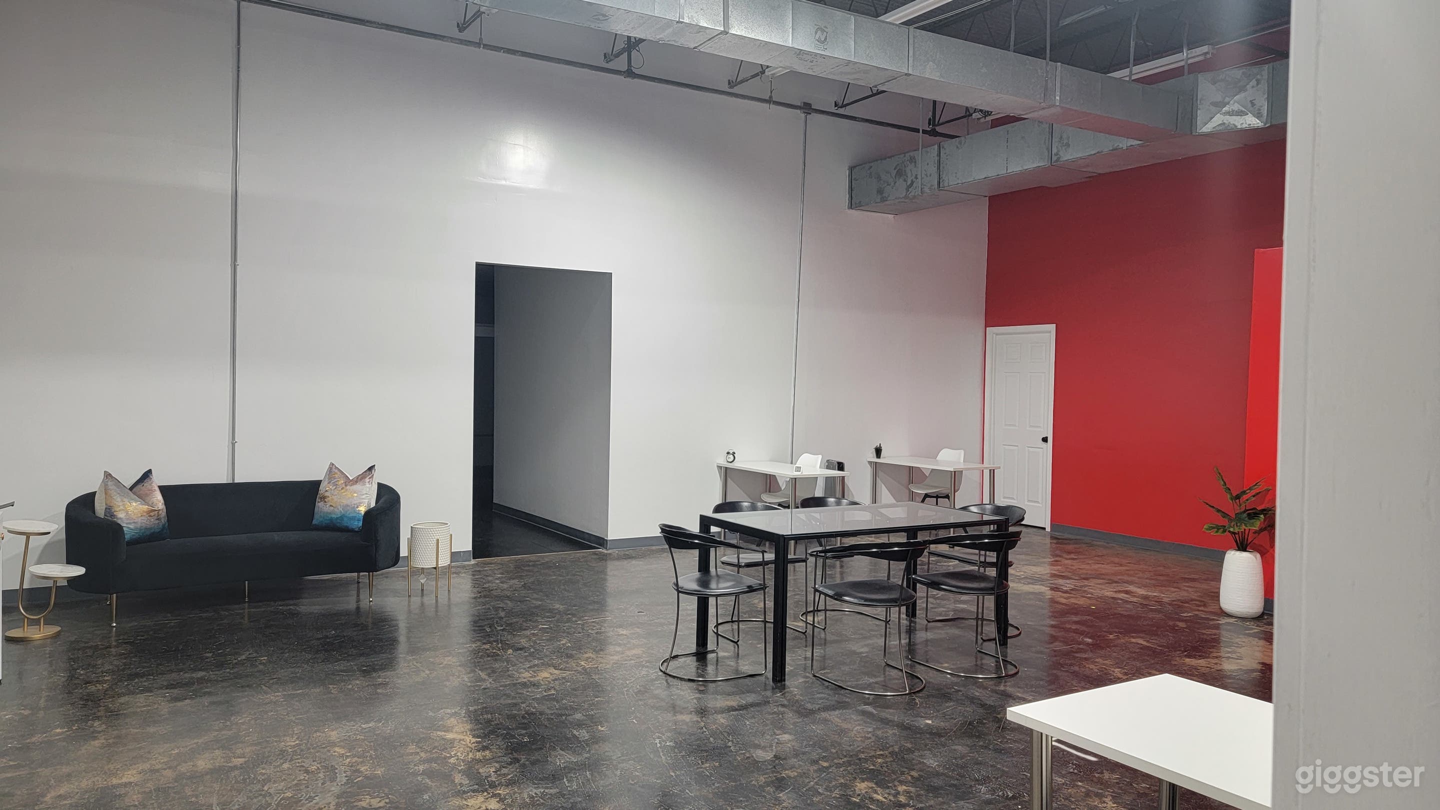 Multipurpose room with great LED lighting. 750 sq feet. Movable furniture.