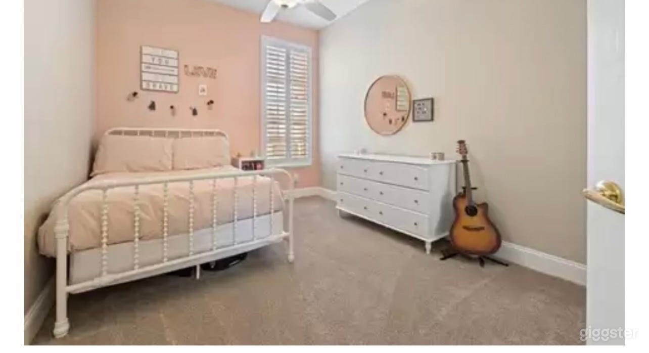 Neighborhood Gem Photo 3