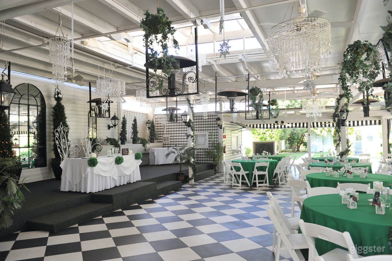 Crystal Garden Room Photo 1