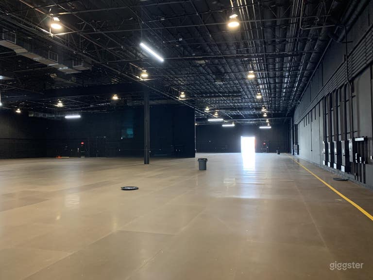  Stage 9  20,280 sq ft 
Wood over Concrete Floor
4,800 amps power 