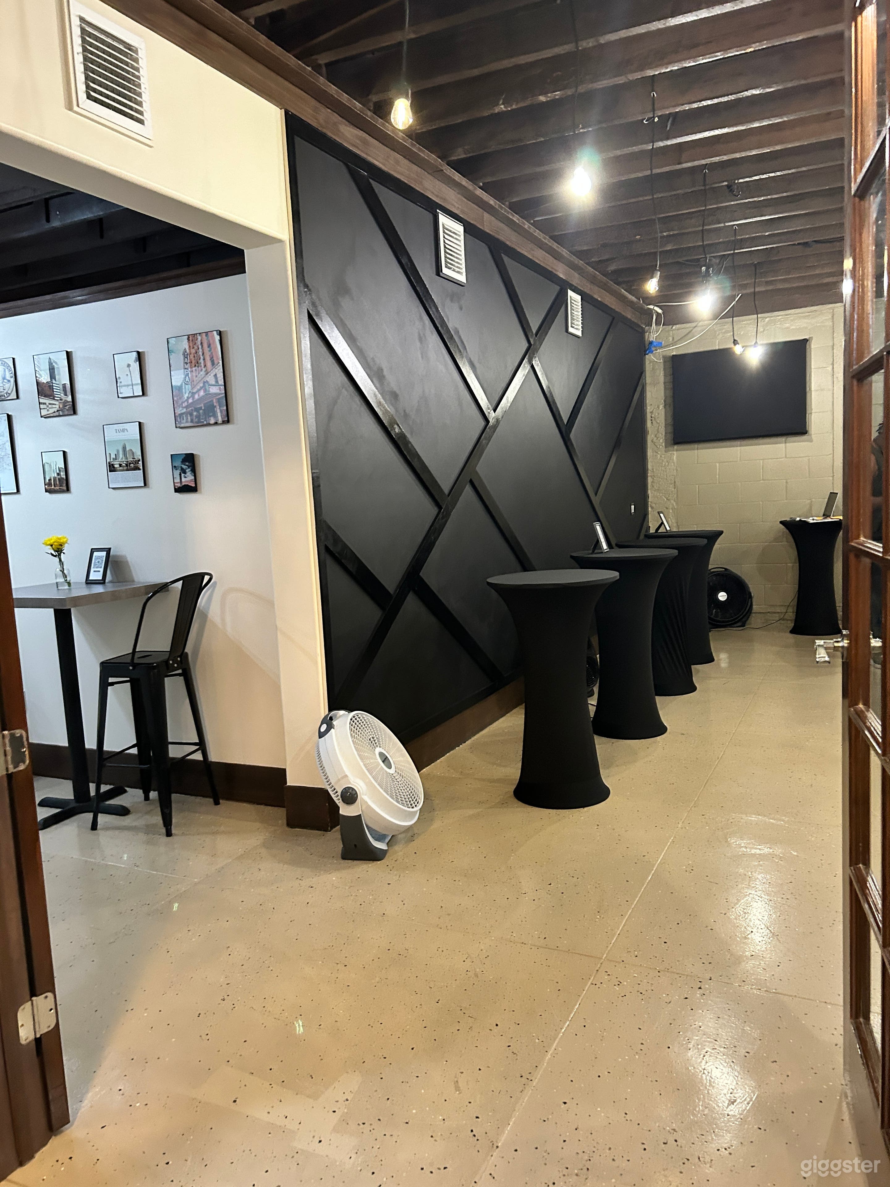 Eclectic Multi-Room Space in the Heart of Seminole Photo 2