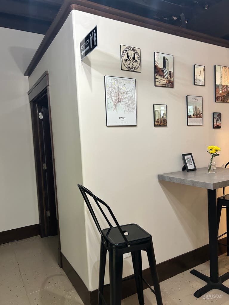  Eclectic Multi-Room Space in the Heart of Seminole 