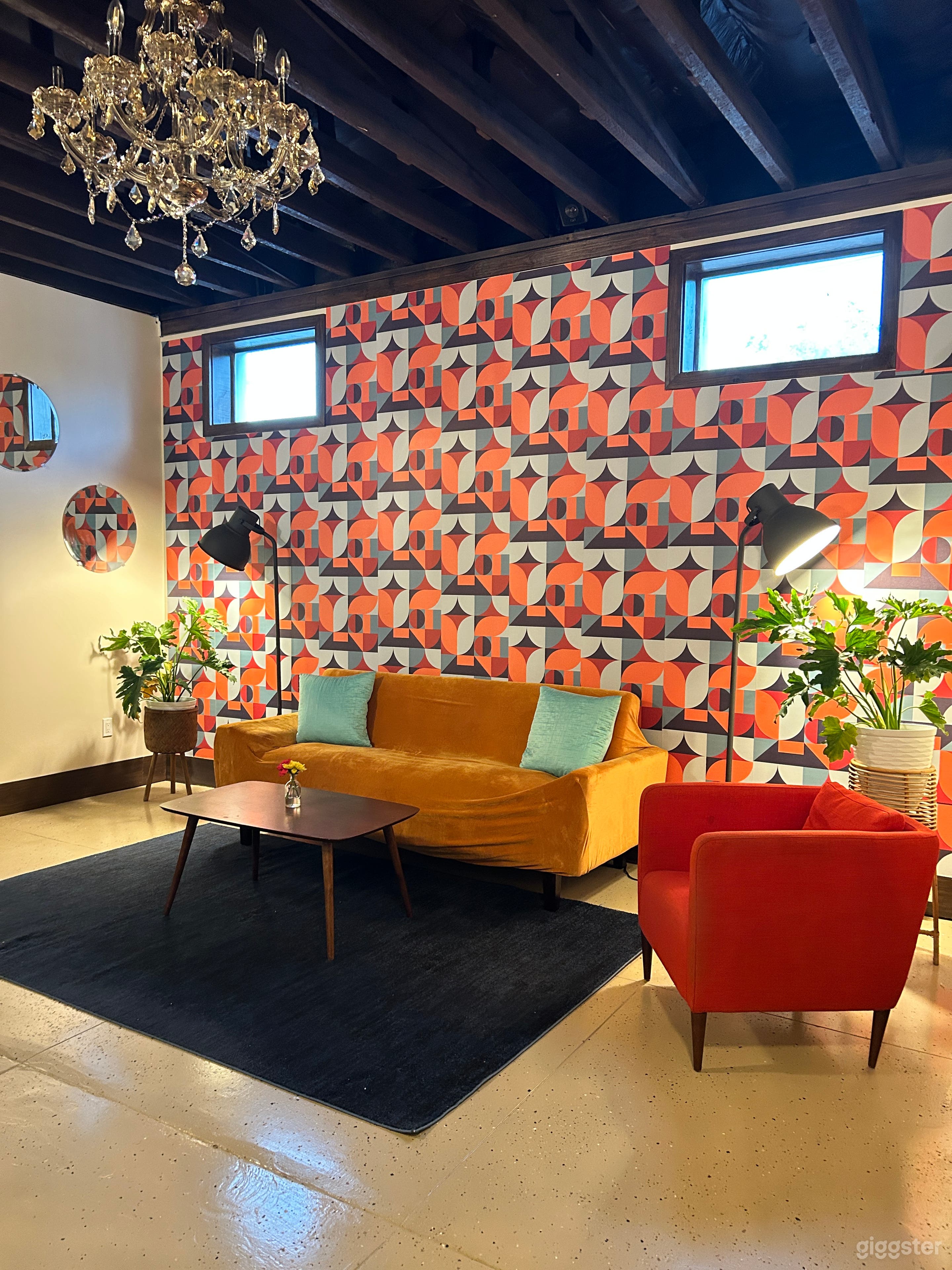 Eclectic Multi-Room Space in the Heart of Seminole Photo 1