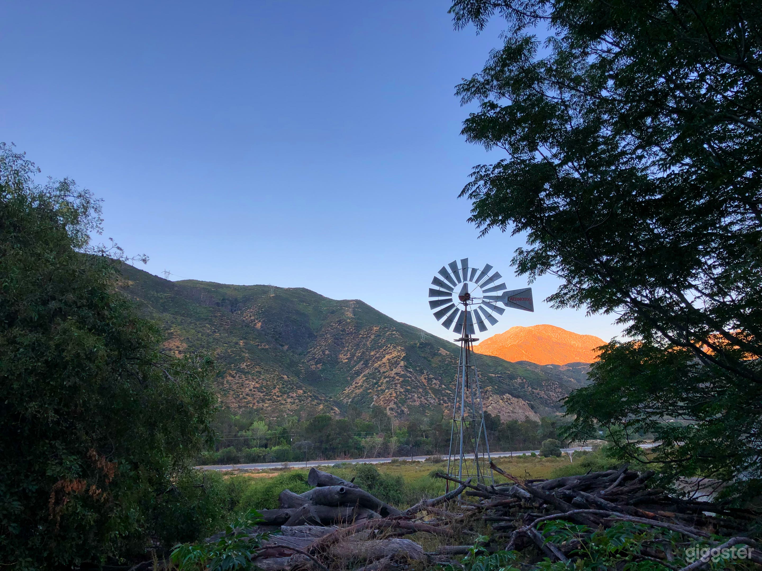 Outdoor Open Space Photo 3